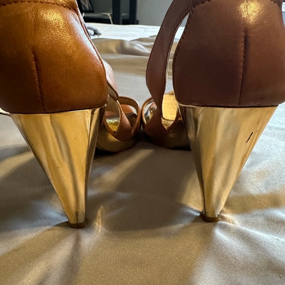 ❌SOLD❌ MICHAEL KORS CHUNKY HEELS - Picture 6 of 7